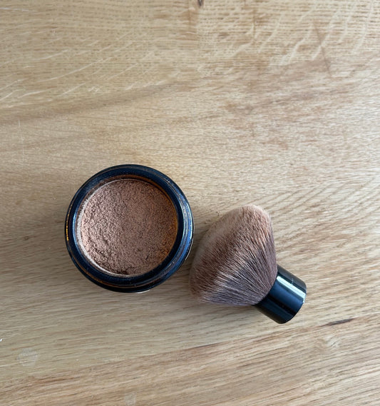 DIY: Make Your Own Natural Dry Shampoo