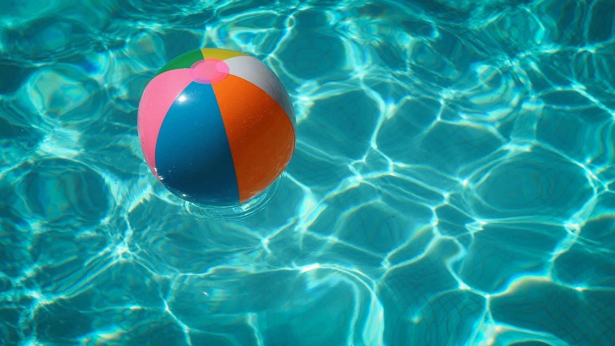 How to Protect Your Skin from Pool Chlorine (with Vitamin C!)